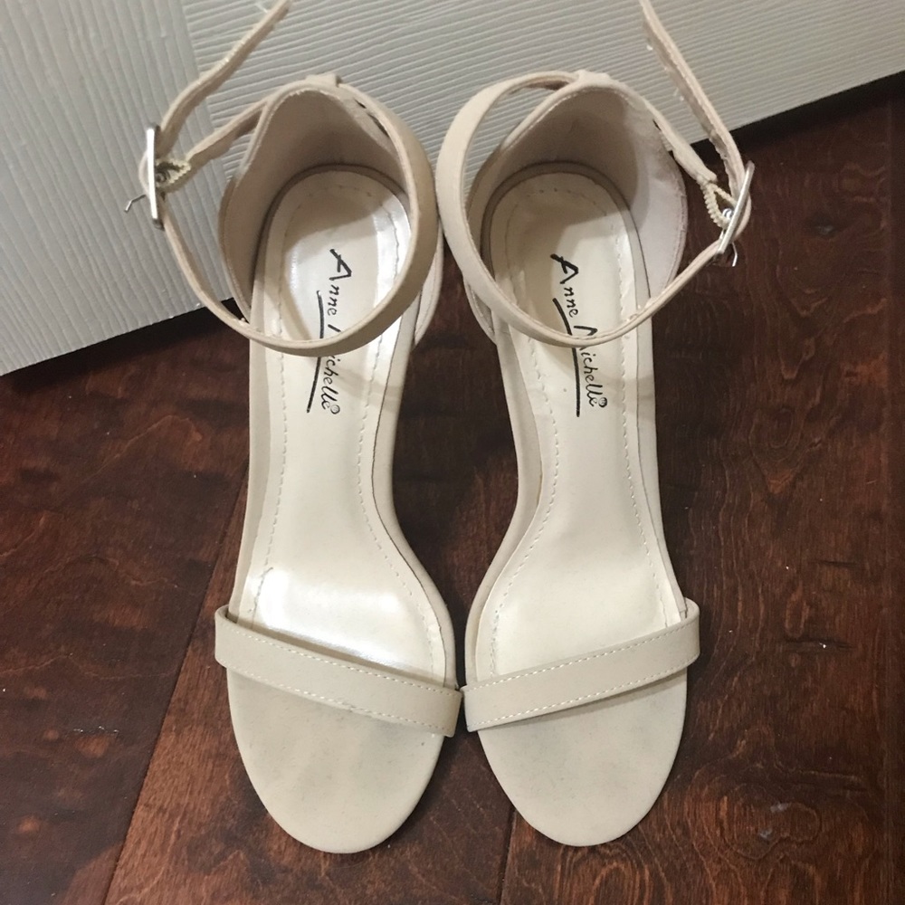 Anne Michelle Beige Heels
